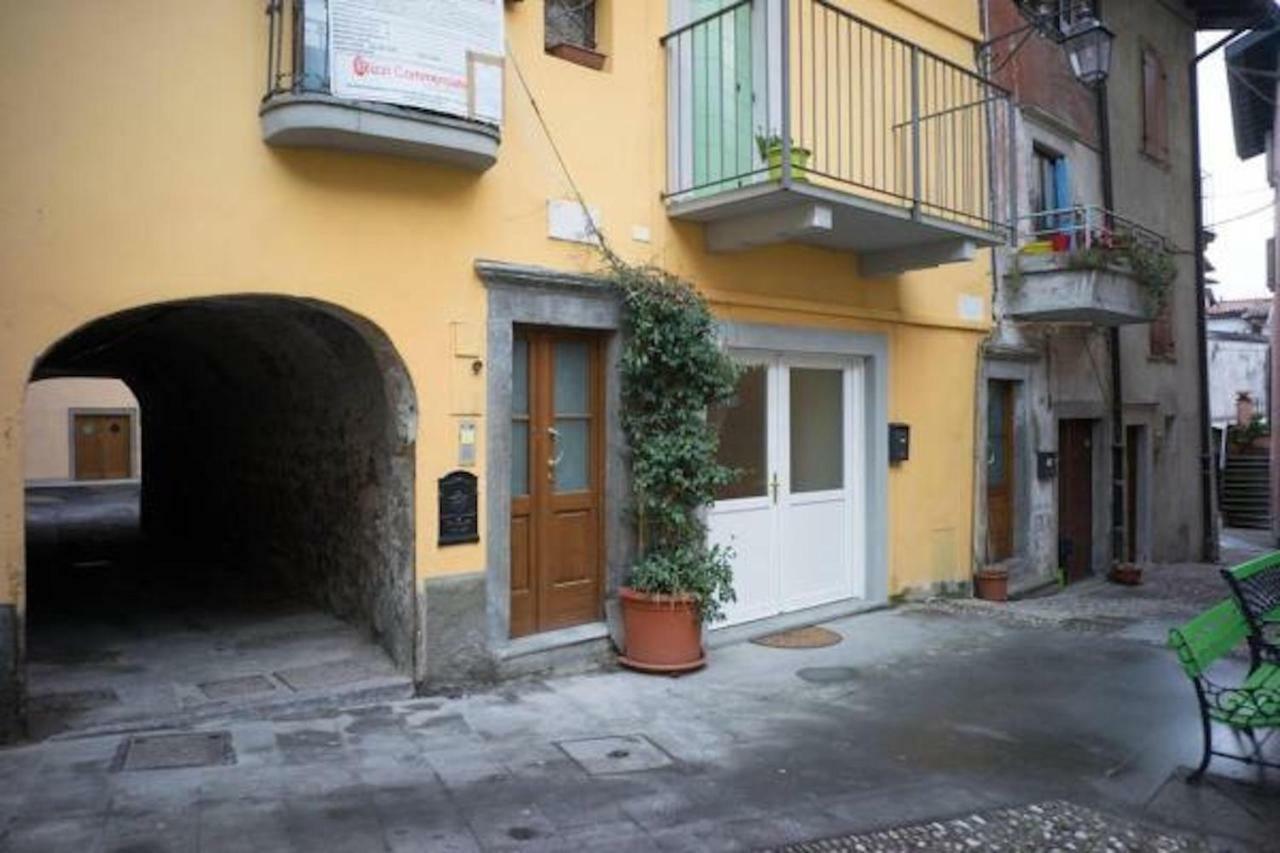 La Casa Nel Borgo Sul Lago Пизонье Экстерьер фото